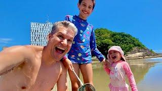 Um Dia Incrível na Praia com Meus Filhos Diversão na Areia e na Água