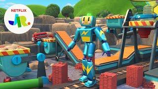 The GIANT Rowdy Runaway Robot Roundup  Mighty Express | Netflix Jr