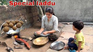 Ajj banaye hamne gud vale churma laddu chulhe pe #recipe #laddu