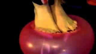 looner-feet-mistress-balloon-domina-elle.wmv