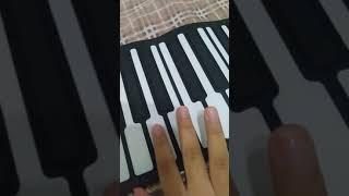 Piggy teacher soundtrack song in a piano (tutorial)