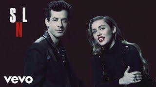 Miley Cyrus, Mark Ronson - Happy Xmas (War Is Over) (Live at SNL) ft. Sean Ono Lennon