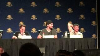 Stephen Amell discusses Oliver and Stephen's favorite things about Felicity