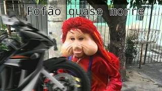 Andando de trenzinho e Fofão quase morre atropelad