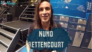 Nuno Bettencourt from Extreme plays Washburn & Randall