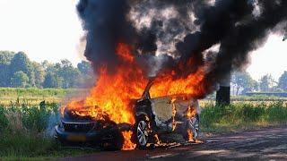 Brandweer komt met spoed ter plaatse bij felle autobrand Zoggelsestraat Heesch