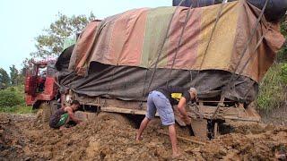 Philippines, the monsoon and people | The roads of the impossible