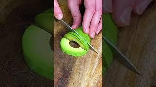 HOW TO CUT AN AVOCADO #shorts