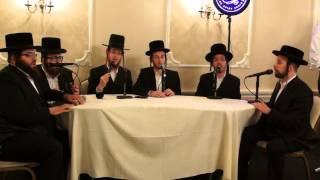 Shira Choir Singing New Rechnitz - Medley at Kumzits Live מקהלת שירה/ רכניץ קומזיץ