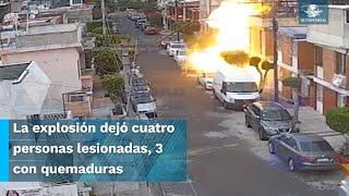 Explota casa en Neza y peatón es alcanzado por onda expansiva