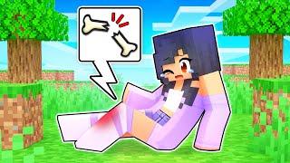 Aphmau BROKE Her LEG In Minecraft!