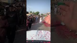 Rahim Yar Khan's people welcomed the Amir's convoy from the roofs of their houses. #tlp