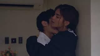 kissing scene of Lukal ️ Luna ️ Kalix ||The rain in espaina||