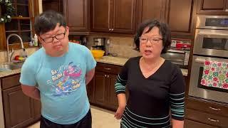 My Mom and I Cook Tteokbokki (Spicy Rice Cakes)