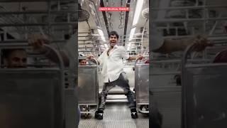 CRAZY DANCE IN LOCAL TRAIN MUMBAI #trending #crazy #fyp  #adityacrazybones  #flexibleboy #localtrain