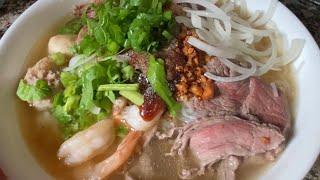 How to make Cambodian noodle aka Kuy theiw.