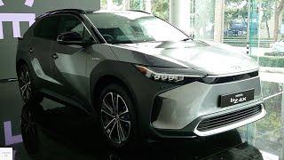 2024 Toyota bZ4X AWD Electric / In-Depth Walkaround Exterior & Interior