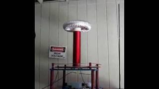 First Run of my 15kv 30ma Tesla Coil