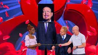 Penn works remotely (Penn and Teller Fool Us S10 E10)