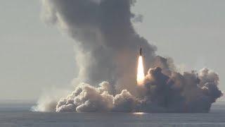 Залповый пуск баллистических ракет «Булава» из акватории Белого моря по полигону Кура