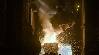 Watch rock turn into steel at 3,000 degrees