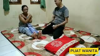 Pijat Tradisional - Wanita Minta Pijat Punggung, Pijat Kaki - Pijat Kebugaran Wanita