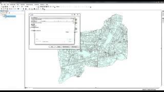 ArcGIS 10.2 - Split - Polygons into individual shapefiles