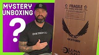 Mystery guitar unboxing? - I have no idea which Dean Guitar is inside - Let's find out?