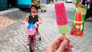 Hana Naik Sepeda Beli Es Krim Semangka #Anak Lucu Nyobain Es Krim Jepang Glico Rasa Watermelon