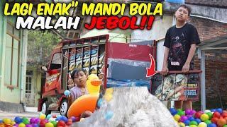 RENANG DI TRUK DIMAS!! DITDIM MANDI BOLA DI TRUK DIMAS, EH MALAH JEBOL, TAPI SERU!!