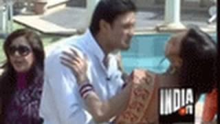 Veena Malik Kissing Scene In Bigg Toss - India TV