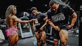 Classic Physique Mr Olympia trains legs with Larry Wheels and Fafa fitness
