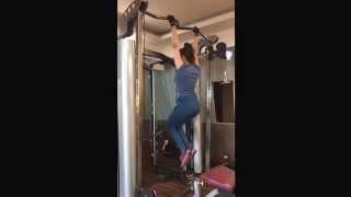 Rupali Sood performing Hanging knee crunch