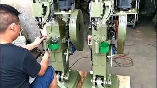 How to feed rivets by Vibrating Bowl Feeder on Automatic Riveting Machine