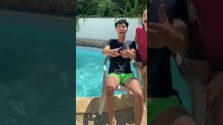 #challenge CADI IN PISCINA SE NON SAI LA CANZONE  #shorts #comedy #weedy