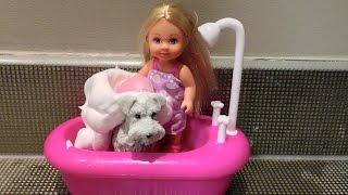 Foam bath with Toby (Bath time doll and dog) - Julia Silva