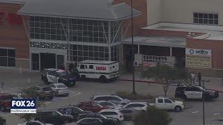 LIVE: Heavy police presence outside Sugar Land H-E-B