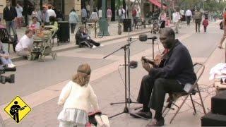 Sittin 'am Dock der Bucht | Für Veränderung spielen | Lied um die Welt