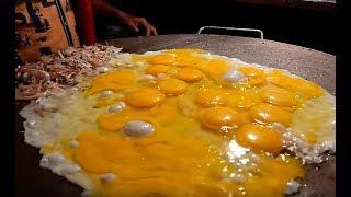 Индийская уличная еда  -  Огромная яичница (HD)