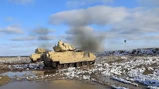 ️Как Украинский БМП «Брэдли» (M2 Bradley) УНИЧТОЖИЛ колонну ро$$ийской бронетехники