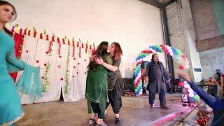 Neelam Gul French Kiss Maryam In Pashto New Stage Show