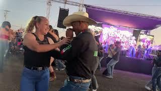 FLOR Y MAURICIO BAILANDO EN KERMESS !