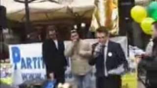 Jacopo Bianchi canta contro il sindaco Domenici