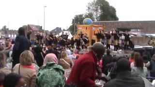 Schoolfeest Basisschool De Bij 31 mei 2015 - optreden 2e leerjaar