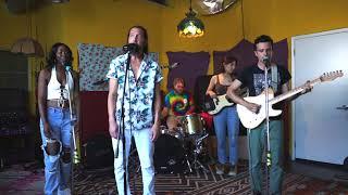 Las Los - "All Through The Day" (Live in studio)