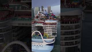 World’s biggest cruise ship ! Icon of the Seas ! #2024 #iconoftheseas #miami #royalcaribbean