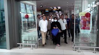 PJ. BUPATI BEKASI JEMPUT AAS BINTI SAJAM DI BANDARA SOEKARNO-HATTA