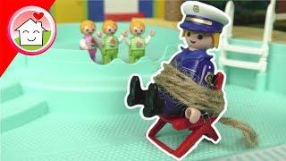 Playmobil Polizei Film Kommissar Overbeck - Was ist im Schwimmbad los? - Familie Hauser Kinderfilm