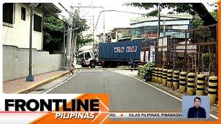 Trailer truck, tumirik sa intersection, nagdulot ng matinding traffic | Frontline Pilipinas