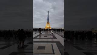   [4K] Paris | Eiffel Tower with Ukrainian Flag Colors, february 26 2023
